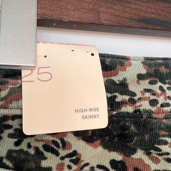 PILCRO, Anthropologie Size 25 Mini Corduroy, Cropped Pants, NWT, Green/ Brown ❣️ - Picture 7 of 14
